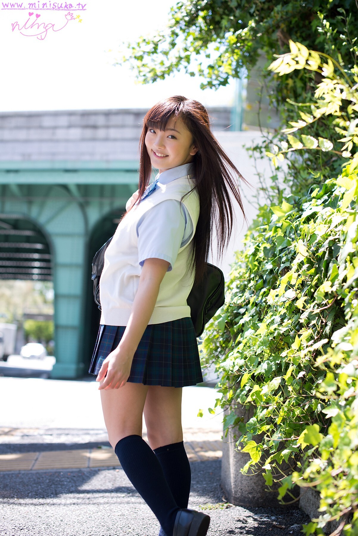 [Minisuka.tv] 2013.04.26 愛沢新菜 Niina Aizawa